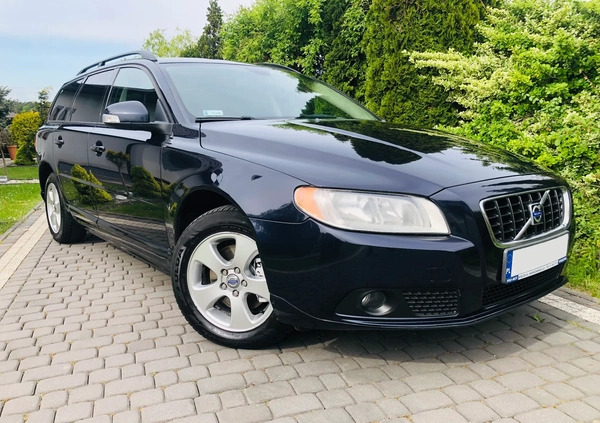 Volvo V70 cena 22900 przebieg: 217000, rok produkcji 2008 z Kielce małe 352